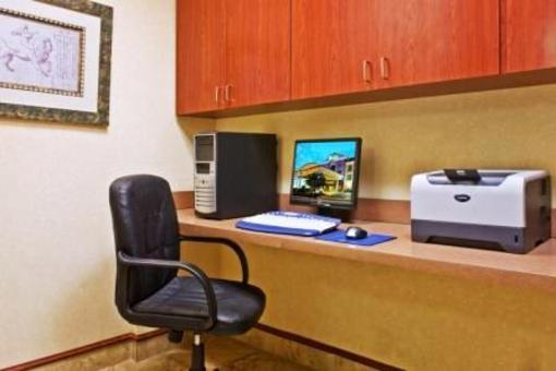 фото отеля Holiday Inn Express Olive Branch