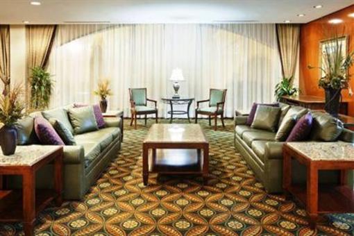 фото отеля Holiday Inn University Charlotte (North Carolina)
