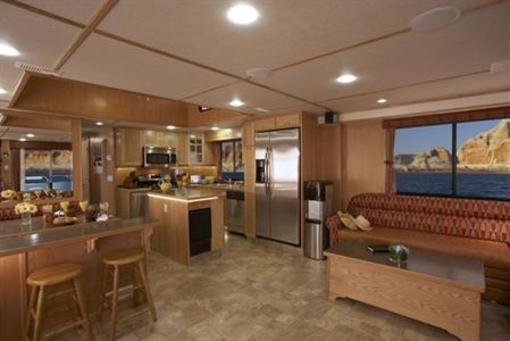 фото отеля Lake Powell Resort