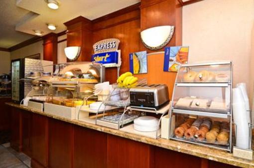 фото отеля Holiday Inn Express Hotel & Suites Chattanooga East Ridge
