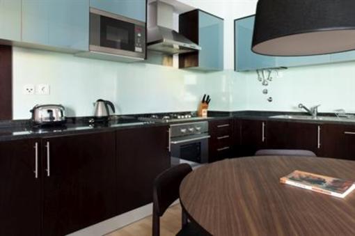 фото отеля The Lisbonaire Apartments