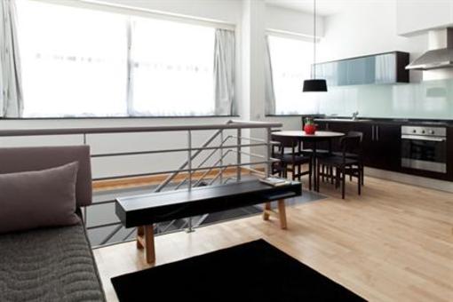 фото отеля The Lisbonaire Apartments