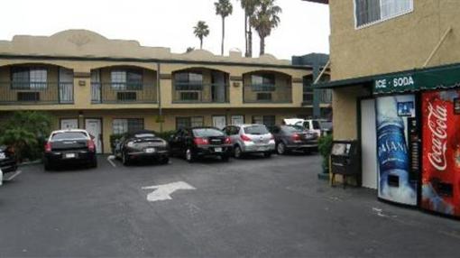 фото отеля Super 8 Los Angeles Airport LAX