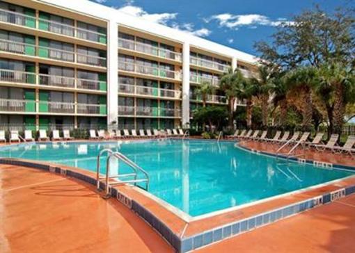 фото отеля Clarion Inn Lake Buena Vista