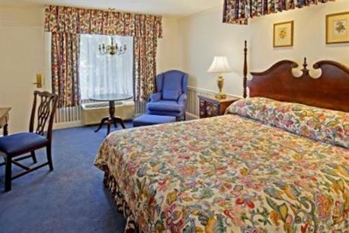 фото отеля Town and Country Resort Hotel