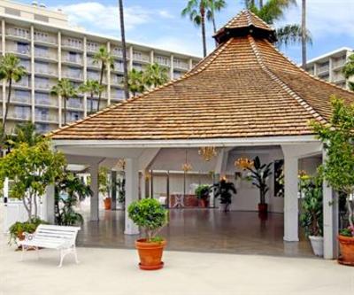 фото отеля Town and Country Resort Hotel