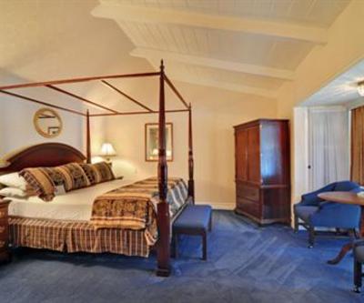 фото отеля Town and Country Resort Hotel