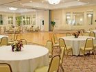 фото отеля Town and Country Resort Hotel