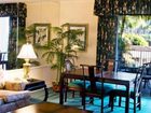 фото отеля Town and Country Resort Hotel