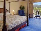 фото отеля Town and Country Resort Hotel