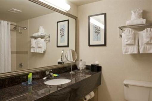 фото отеля Radisson Hotel & Conference Center Kenosha
