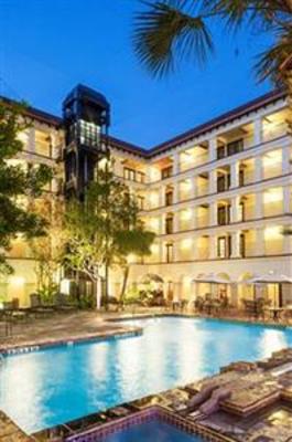 фото отеля Doubletree Hotel San Antonio Airport