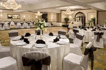 фото отеля Hilton Hotel Woodbridge Iselin