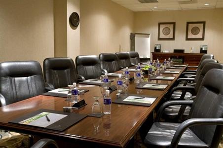 фото отеля Hilton Hotel Woodbridge Iselin