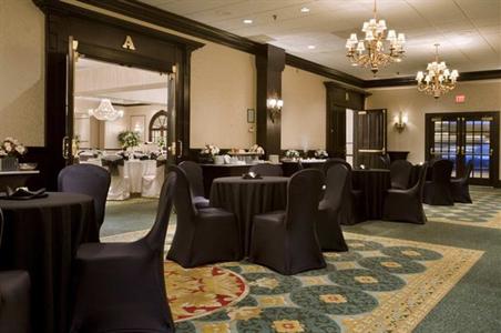 фото отеля Hilton Hotel Woodbridge Iselin