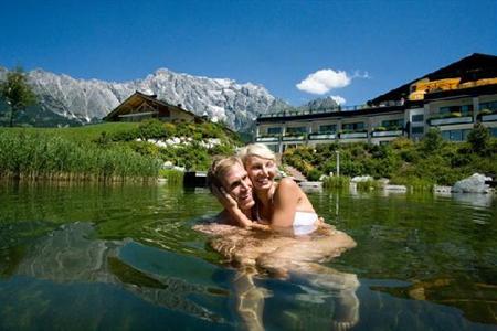 фото отеля Hotel Ubergossene Alm