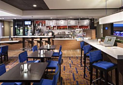 фото отеля Courtyard by Marriott Fort Myers Cape Coral