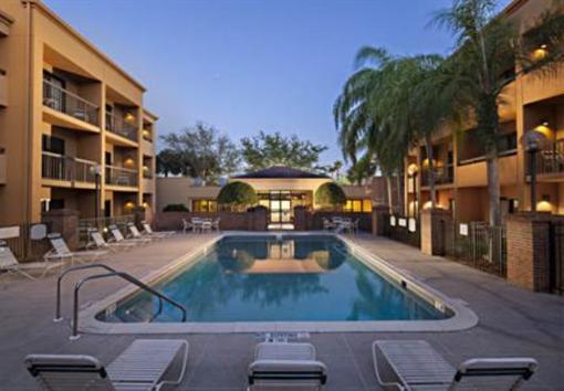 фото отеля Courtyard by Marriott Fort Myers Cape Coral