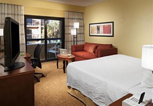 фото отеля Courtyard by Marriott Fort Myers Cape Coral
