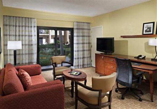 фото отеля Courtyard by Marriott Fort Myers Cape Coral