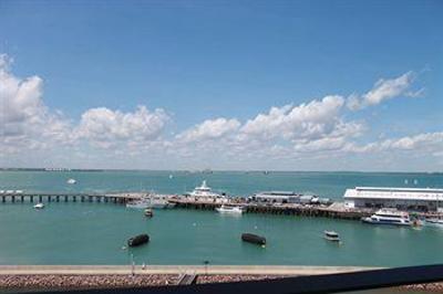 фото отеля Breezes Waterfront