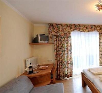 фото отеля Hotel Larchenhof Goldegg