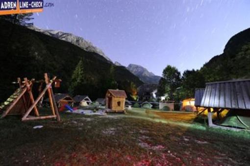 фото отеля Adrenaline-Check Open Air Hostel Soca