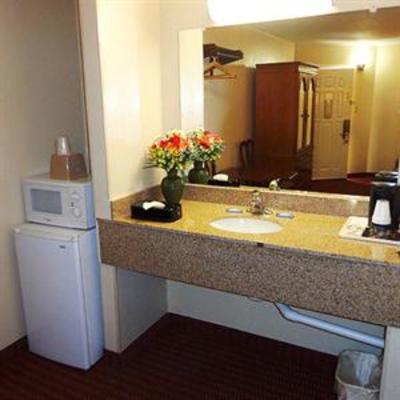 фото отеля Economy Inn Express Warren