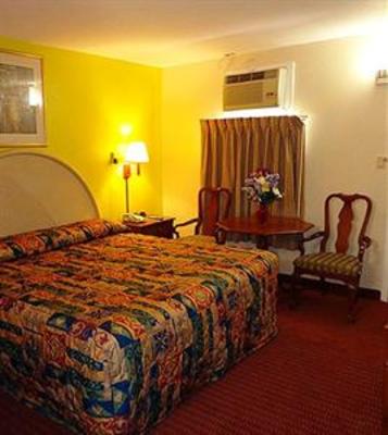 фото отеля Economy Inn Express Warren
