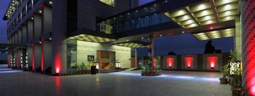 фото отеля Brijwasi Lands Inn