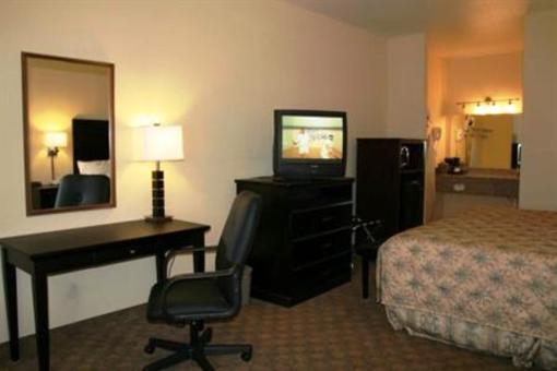 фото отеля La Bonita Inn and Suites