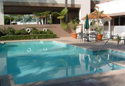 фото отеля Courtyard Los Angeles Baldwin Park