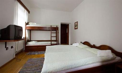 фото отеля Bledec Youth Hostel