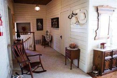 фото отеля Let's Go Country Bed and Breakfast