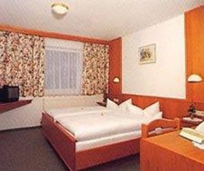 фото отеля Haus Enzian Sankt Leonhard im Pitztal