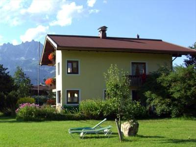 фото отеля Appartements Am Romerweg
