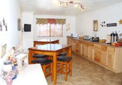 фото отеля Western Inn Tremonton