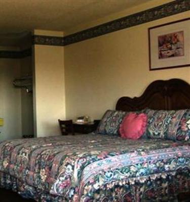 фото отеля Red Carpet Inn Oskaloosa
