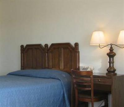 фото отеля Red Carpet Inn Oskaloosa