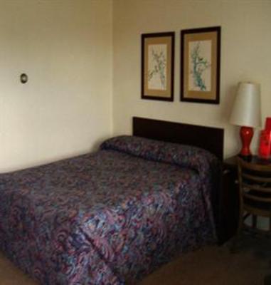 фото отеля Red Carpet Inn Oskaloosa