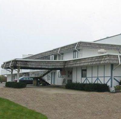 фото отеля Red Carpet Inn Oskaloosa