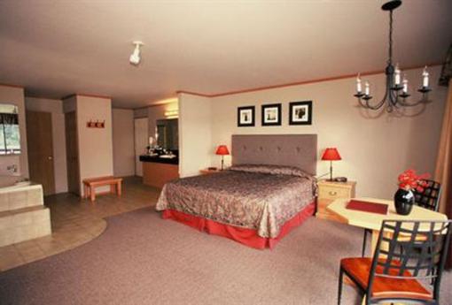 фото отеля River House Inn