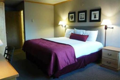 фото отеля River House Inn