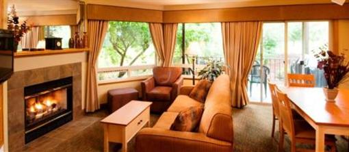 фото отеля Whispering Woods Hotel Welches