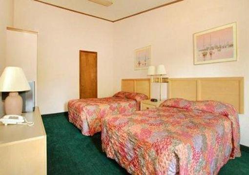 фото отеля Econo Lodge Norwalk (Ohio)