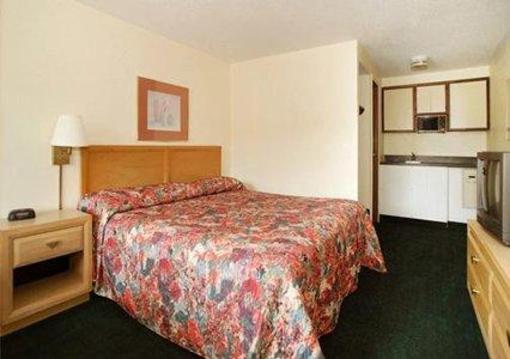 фото отеля Econo Lodge Norwalk (Ohio)