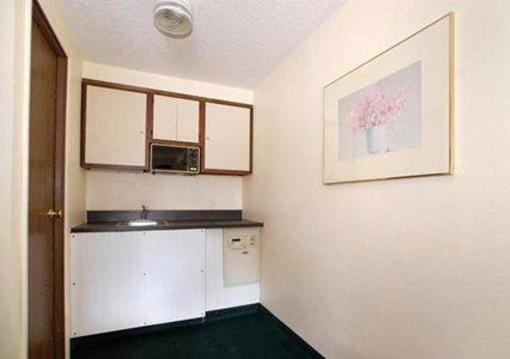 фото отеля Econo Lodge Norwalk (Ohio)