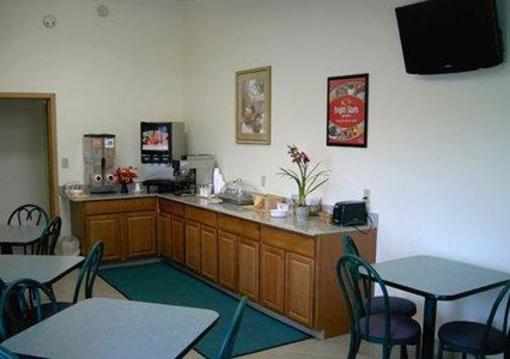 фото отеля Econo Lodge Norwalk (Ohio)