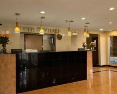 фото отеля Super 8 Motel Rosemont / O'Hare