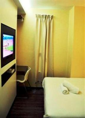 фото отеля Smile Hotel Wangsa Maju